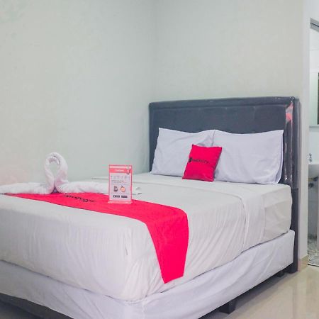 Reddoorz Plus @ Helvetia Medan Exterior foto