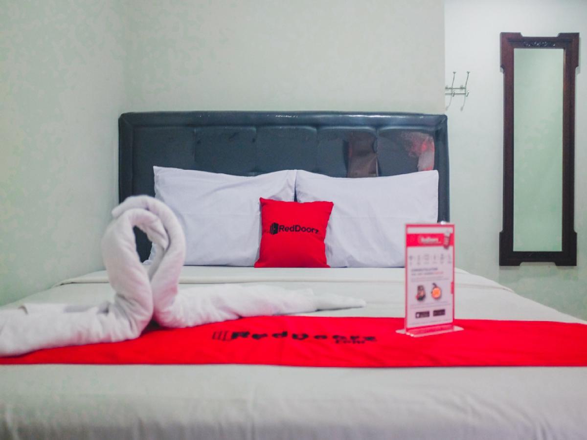 Reddoorz Plus @ Helvetia Medan Exterior foto
